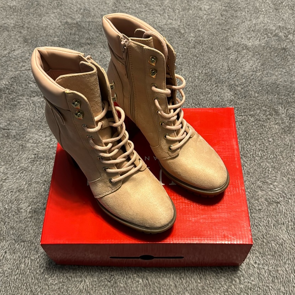 Guess boots EMMALEE3 size 6.5